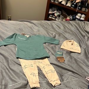 Rabbit Bear little boy “doggie” set with Hat and socks NWT